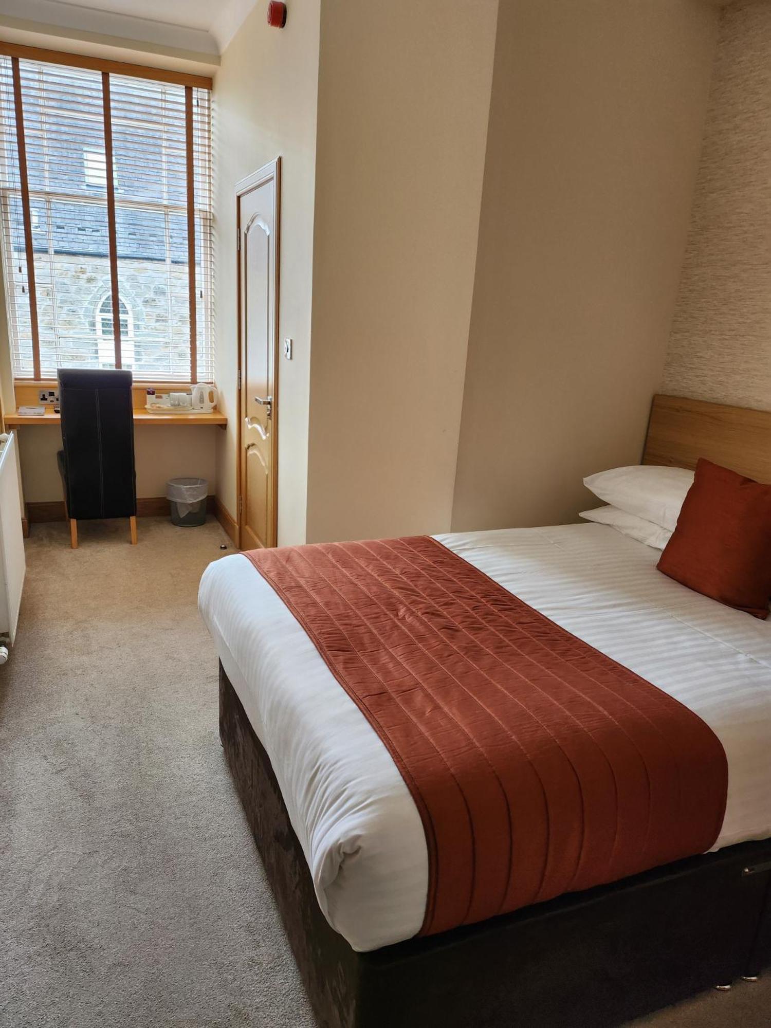 Victoria Hotel Kirkcaldy Esterno foto