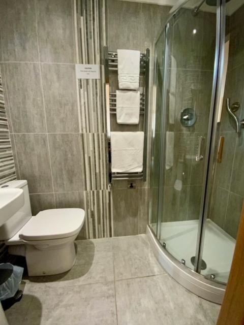 Victoria Hotel Kirkcaldy Esterno foto