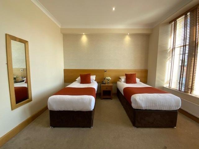 Victoria Hotel Kirkcaldy Esterno foto